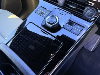 TOYOTA BZ4X 71.4kWh Premiere Edition SUV 5dr Electric Auto AWD (7kW OBC) (21