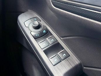 FORD KUGA 2.5 Duratec 14.4kWh ST-Line X Edition SUV 5dr Petrol Plug-in Hyb