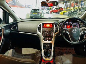 VAUXHALL ASTRA 1.7 CDTi SRi Hatchback 5dr Diesel Manual Euro 5 (125 ps)