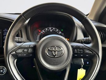 TOYOTA AYGO X 1.0 VVT-i Pure Hatchback 5dr Petrol x-shift Euro 6 (s/s) (72 ps)