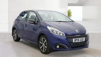 Peugeot 208 1.2 PureTech XS White Hatchback Petrol Manual Euro 6 5dr - Just 