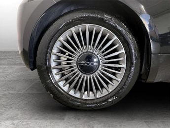 FIAT 500E 42kWh Icon Hatchback 3dr Electric Auto (118 ps)