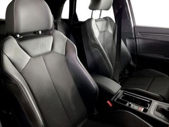 AUDI Q3 1.5 TFSI CoD 35 Black Edition SUV 5dr Petrol S Tronic Euro 6 (s/