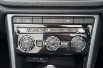 VOLKSWAGEN T-ROC 1.5 TSI EVO R-Line Cabriolet 2dr Petrol DSG Euro 6 (s/s) (150 ps