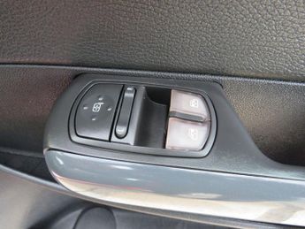 VAUXHALL CORSA 1.4 16V SE Hatchback 3dr Petrol Auto Euro 5 (100 ps)