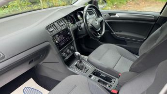 VOLKSWAGEN GOLF 1.6 TDI SE Nav Hatchback 5dr Diesel DSG Euro 6 (s/s) (115 ps)