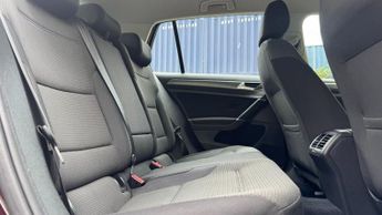 VOLKSWAGEN GOLF 1.6 TDI SE Nav Hatchback 5dr Diesel DSG Euro 6 (s/s) (115 ps)