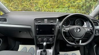 VOLKSWAGEN GOLF 1.6 TDI SE Nav Hatchback 5dr Diesel DSG Euro 6 (s/s) (115 ps)