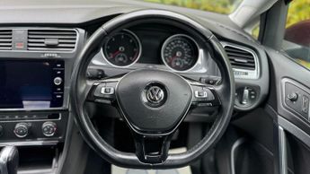 VOLKSWAGEN GOLF 1.6 TDI SE Nav Hatchback 5dr Diesel DSG Euro 6 (s/s) (115 ps)
