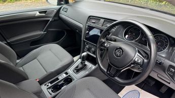 VOLKSWAGEN GOLF 1.6 TDI SE Nav Hatchback 5dr Diesel DSG Euro 6 (s/s) (115 ps)