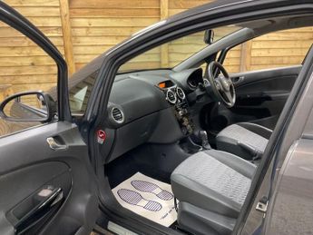 VAUXHALL CORSA 1.4 16V SE Hatchback 5dr Petrol Auto Euro 5 (100 ps)