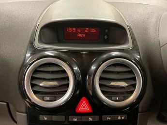 VAUXHALL CORSA 1.4 16V SE Hatchback 5dr Petrol Auto Euro 5 (100 ps)