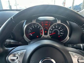 NISSAN JUKE 1.6 Tekna SUV 5dr Petrol XTRON Euro 6 (117 ps) F/S/H X9!! 1 FORM