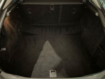 VAUXHALL INSIGNIA 1.4i Turbo SRi Nav Hatchback 5dr Petrol Manual Euro 6 (s/s) (140