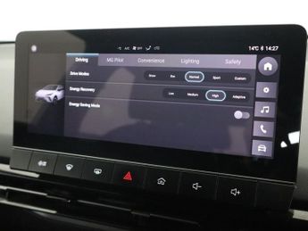 MG MG 4 64kWh SE Long Range Hatchback 5dr Electric Auto (203 ps)