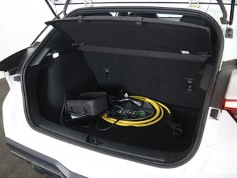 MG MG 4 64kWh SE Long Range Hatchback 5dr Electric Auto (203 ps)