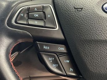 FORD KUGA 1.5 TDCi ST-Line SUV 5dr Diesel Powershift Euro 6 (s/s) (120 ps)