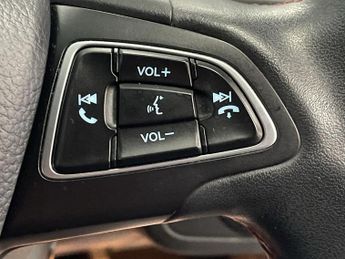 FORD KUGA 1.5 TDCi ST-Line SUV 5dr Diesel Powershift Euro 6 (s/s) (120 ps)