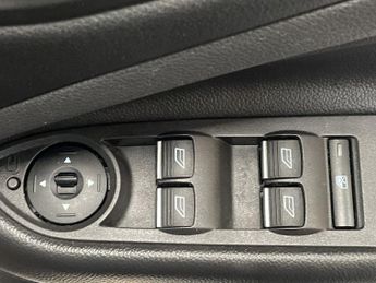 FORD KUGA 1.5 TDCi ST-Line SUV 5dr Diesel Powershift Euro 6 (s/s) (120 ps)