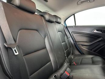 MERCEDES-BENZ A-CLASS 1.6 A180 SE (Executive) Hatchback 5dr Petrol 7G-DCT Euro 6 (s/s)