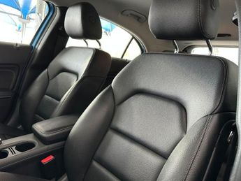 MERCEDES-BENZ A-CLASS 1.6 A180 SE (Executive) Hatchback 5dr Petrol 7G-DCT Euro 6 (s/s)