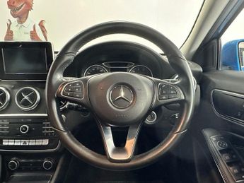 MERCEDES-BENZ A-CLASS 1.6 A180 SE (Executive) Hatchback 5dr Petrol 7G-DCT Euro 6 (s/s)