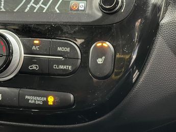 KIA SOUL 1.6 CRDi Mixx SUV 5dr Diesel Auto Euro 5 (126 bhp)