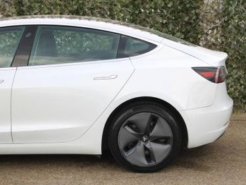 TESLA Model 3 Standard Range Plus Saloon 4dr Electric Auto RWD (241 bhp)