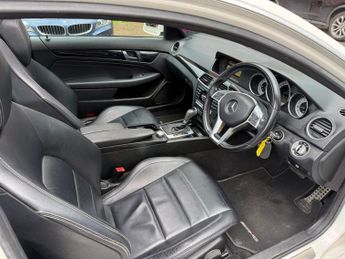 MERCEDES-BENZ C-CLASS 1.8 C180 BlueEfficiency AMG Sport Coupe 2dr Petrol G-Tronic+ (st