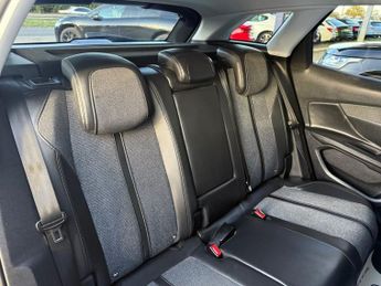 PEUGEOT 3008 1.2 PureTech Allure SUV 5dr Petrol EAT Euro 6 (s/s) (130 ps)