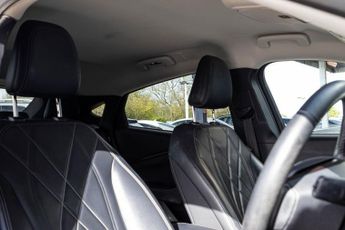 FORD MUSTANG MACH-E Standard Range 70kWh SUV 5dr Electric Automatic (269 ps)