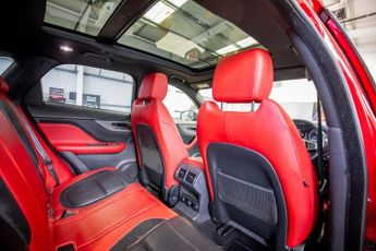 JAGUAR F-PACE 3.0 D300 V6 S SUV 5dr Diesel Auto AWD Euro 6 (s/s) (300 ps)