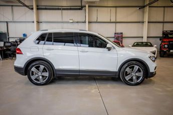 VOLKSWAGEN TIGUAN 2.0 TDI SEL SUV 5dr Diesel DSG Euro 6 (s/s) (150 ps)