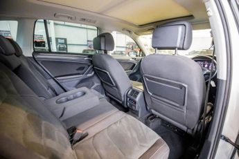 VOLKSWAGEN TIGUAN 2.0 TDI SEL SUV 5dr Diesel DSG Euro 6 (s/s) (150 ps)