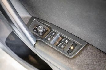 VOLKSWAGEN TIGUAN 2.0 TDI SEL SUV 5dr Diesel DSG Euro 6 (s/s) (150 ps)
