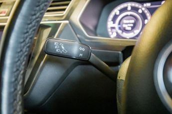 VOLKSWAGEN TIGUAN 2.0 TDI SEL SUV 5dr Diesel DSG Euro 6 (s/s) (150 ps)