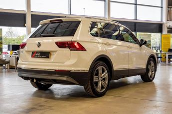 VOLKSWAGEN TIGUAN 2.0 TDI SEL SUV 5dr Diesel DSG Euro 6 (s/s) (150 ps)