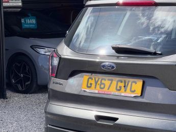 FORD KUGA 1.5 TDCi Zetec [Nav] 5dr - AUTO!