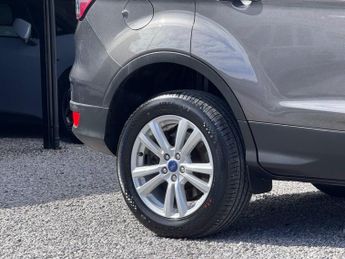 FORD KUGA 1.5 TDCi Zetec [Nav] 5dr - AUTO!