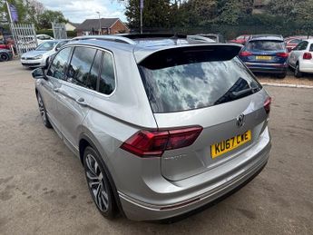 VOLKSWAGEN TIGUAN 2.0 TDI R-Line SUV 5dr Diesel DSG 4Motion Euro 6 (s/s) (190 ps)
