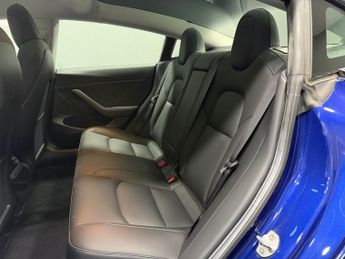 TESLA Model 3 Standard Range Plus Saloon 4dr Electric Auto RWD (241 bhp)