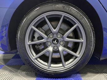 TESLA Model 3 Standard Range Plus Saloon 4dr Electric Auto RWD (241 bhp)