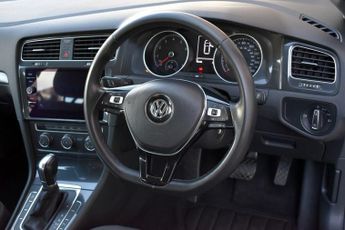 VOLKSWAGEN GOLF 1.5TSi EVO SE NAV 5 DOOR DSG AUTO 128 BHP (EURO 6)