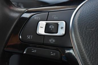 VOLKSWAGEN GOLF 1.5TSi EVO SE NAV 5 DOOR DSG AUTO 128 BHP (EURO 6)