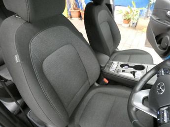 HYUNDAI KONA 64kWh Premium SUV 5dr Electric Auto (10.5kW Charger) (204 ps)