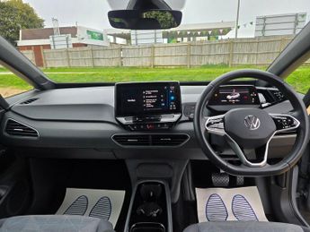 VOLKSWAGEN ID.3 Pro 58kWh Life Hatchback 5dr Electric Auto (145 ps)