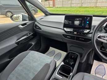VOLKSWAGEN ID.3 Pro 58kWh Life Hatchback 5dr Electric Auto (145 ps)