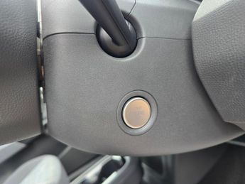 VOLKSWAGEN ID.3 Pro 58kWh Life Hatchback 5dr Electric Auto (145 ps)