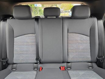 VOLKSWAGEN ID.3 Pro 58kWh Life Hatchback 5dr Electric Auto (145 ps)