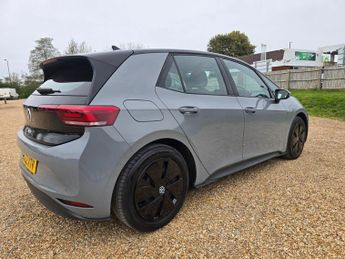 VOLKSWAGEN ID.3 Pro 58kWh Life Hatchback 5dr Electric Auto (145 ps)